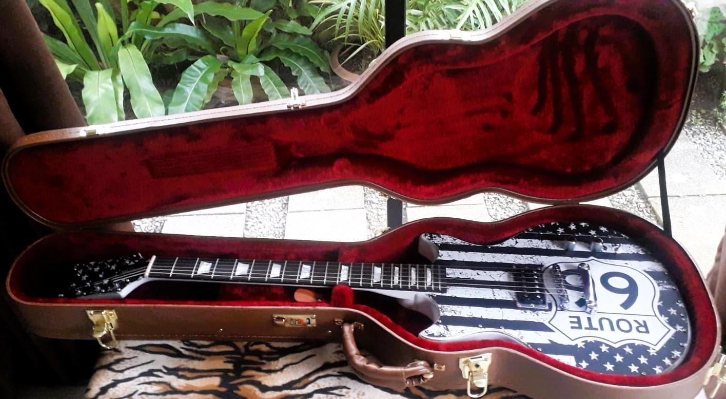 Gary C. Double Cutaway build - finished guitar
